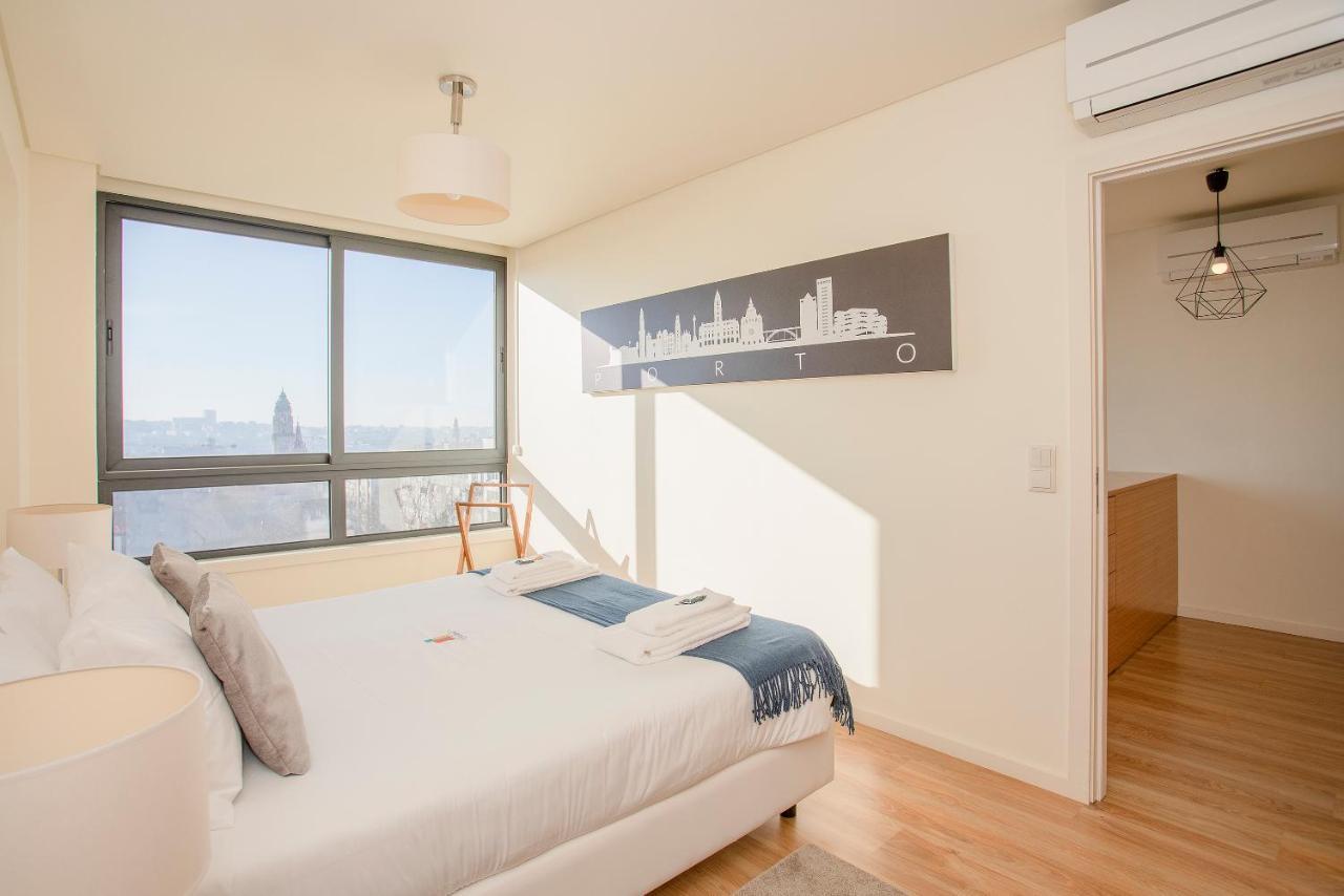 Liiiving In | Downtown View Apartament